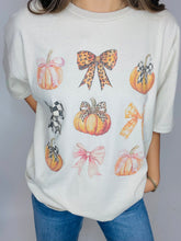 Load image into Gallery viewer, Pumpkin Chic Graphic Tee
